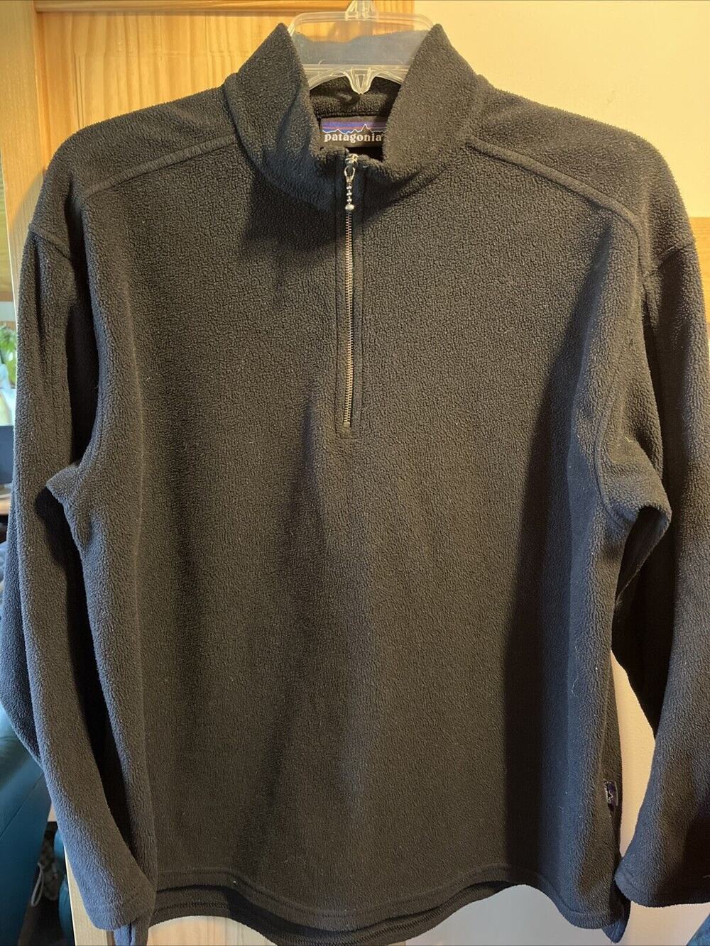 Patagonia Jacket Men’s Medium Black Fleece Outdoors Hiking Long Sleeve 1/4 Zip